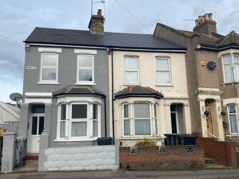 View Full Details for Perry Street, Northfleet, Gravesend, Kent, DA11 8RF