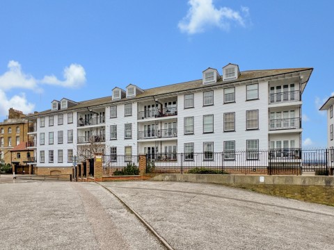 View Full Details for Heritage Quay, Commercial Place, Gravesend, DA12