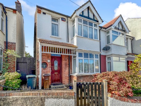 View Full Details for St. James's Avenue, Gravesend, DA11
