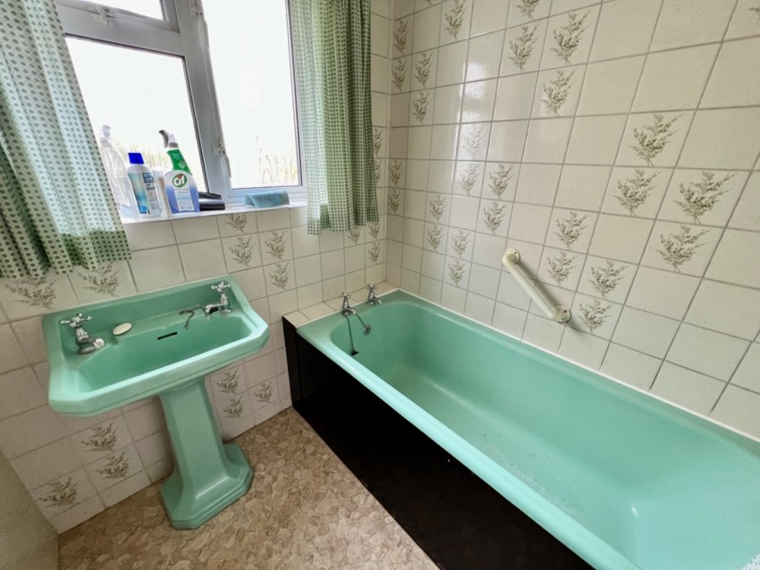 Images for Old Road East, Gravesend, DA12