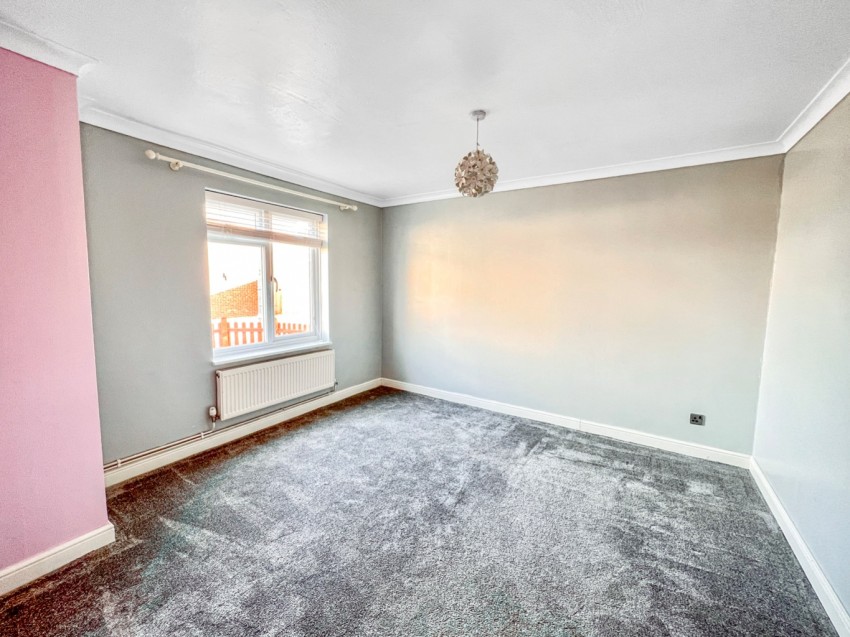 Images for Abbots Field, Gravesend, DA12