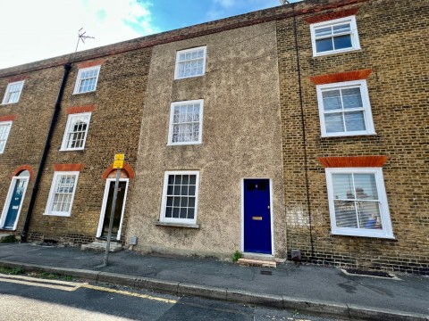 View Full Details for East Terrace, Gravesend, DA12 2DB