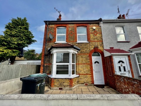 View Full Details for Northcote Road, Gravesend, Kent, DA11 7BS
