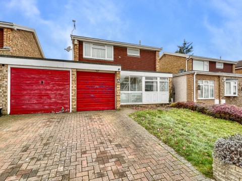 View Full Details for Worcester Close, Istead Rise, DA13 9LB
