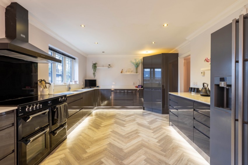 Images for View Road, Cliffe Woods, ME3