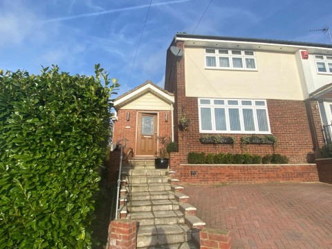 View Full Details for The Knole, Istead Rise, DA13 9DJ