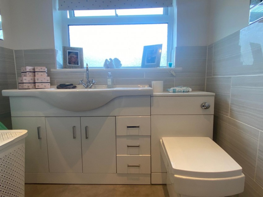 Images for The Knole, Istead Rise, DA13 9DJ
