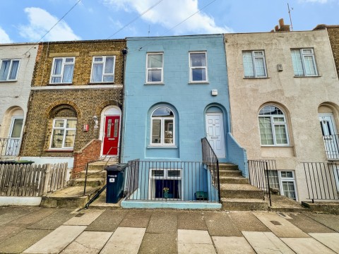 View Full Details for Edwin Street, Gravesend, DA12