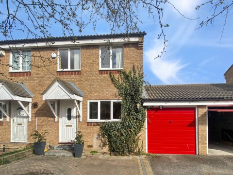 View Full Details for Medbury Road, Gravesend, Kent, DA12 2NT