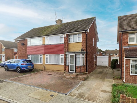 View Full Details for Kelso Drive, Gravesend, Kent, DA12 4NR