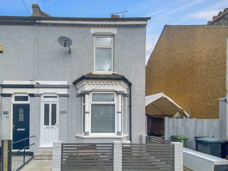 Vale Road, Northfleet, Gravesend, Kent, DA11 8BP