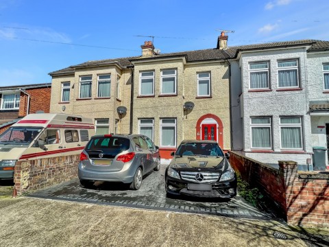 View Full Details for Ferndale Road, Gravesend, DA12