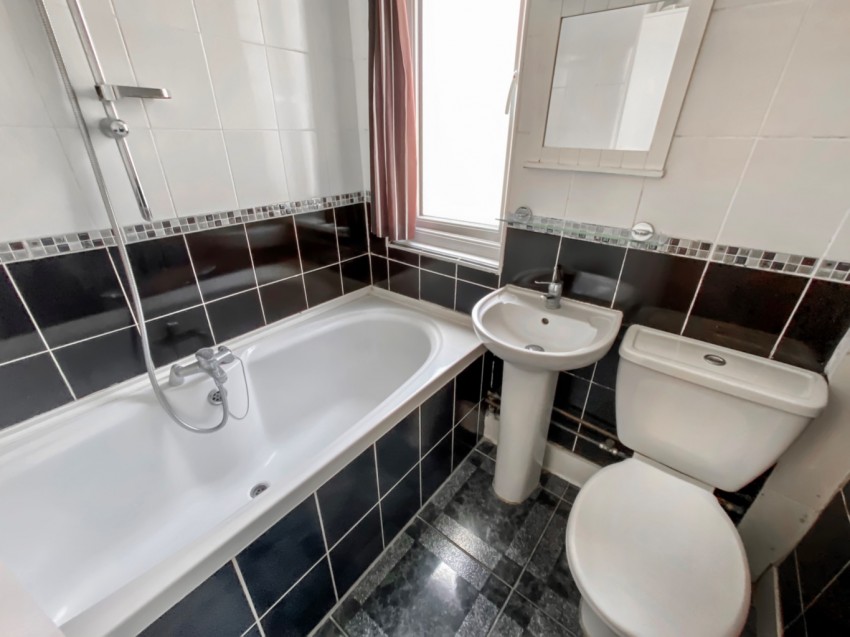 Images for Kent Road, Gravesend, DA11
