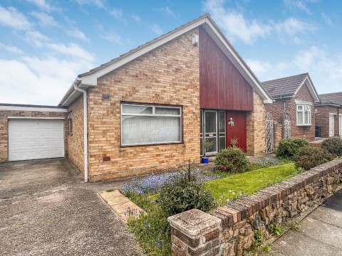 View Full Details for Cambria Crescent, Gravesend, Kent, DA12 4NY