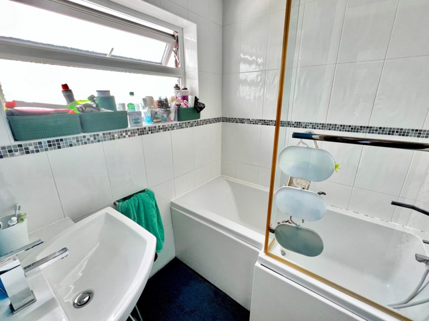 Images for Larkfields, Northfleet, Gravesend, Kent, DA11