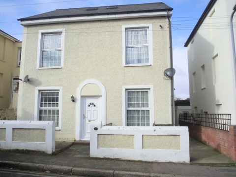 View Full Details for Albion Road, Gravesend, Kent, DA12 2SR