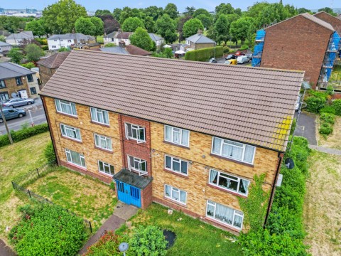 View Full Details for Gunn Road, Swanscombe, Kent, DA10