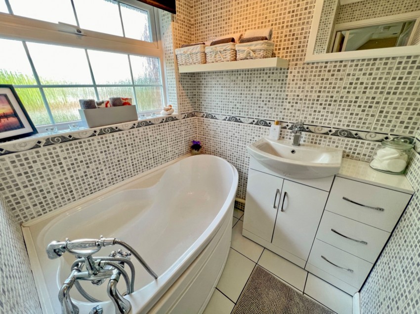 Images for Livingstone Road, Gravesend, DA12