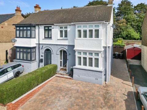 View Full Details for Hillside Avenue, Gravesend, Kent, DA12