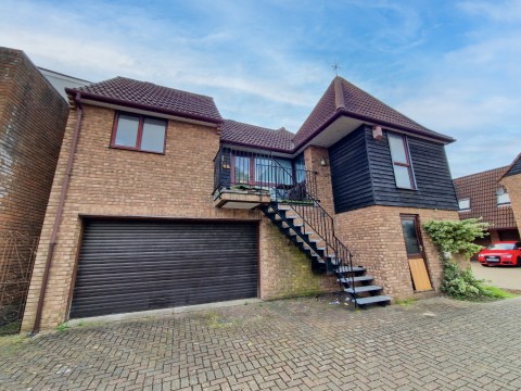 View Full Details for Bycliffe Mews, Pelham Road, Gravesend, Kent, DA11