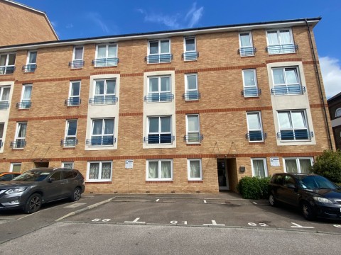 View Full Details for Fairfield Square, Stuart Road, Gravesend, Kent, DA11 0DT