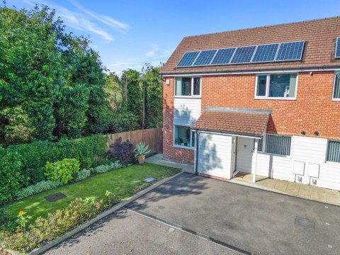 View Full Details for Epsom Close, Gravesend, Kent, DA12