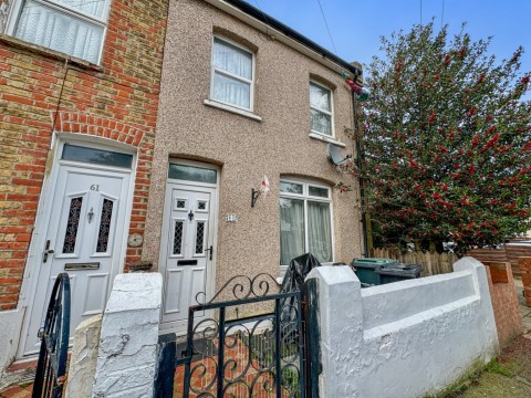 View Full Details for Raphael Road, Gravesend, Kent, DA12