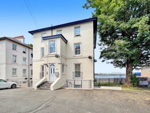 View Full Details for Lansdowne Square, Northfleet, Gravesend, Kent, DA11 9LX