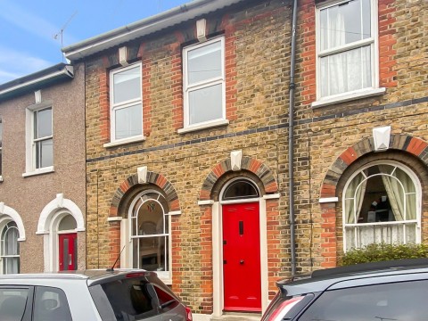 View Full Details for Christchurch Road, Gravesend, Kent, DA12 1JL