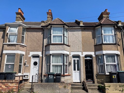 View Full Details for Springhead Road, Northfleet, Gravesend, Kent, DA11 9QT