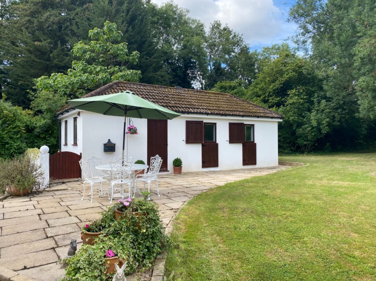 The Stable, Church Road, Hartley, Longfield, Kent, DA3 8DY
