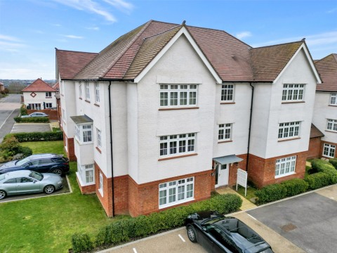 View Full Details for Frost Close, Weldon, Ebbsfleet Valley, Swanscombe, Kent, DA10 1AS