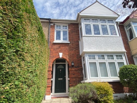 View Full Details for Hillingdon Road, Gravesend, Kent, DA11 7LG