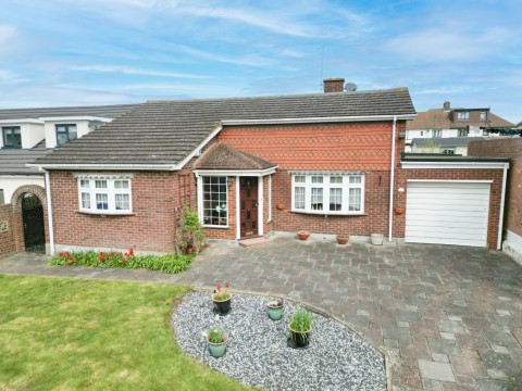 View Full Details for Brenchley Avenue, Gravesend, Kent, DA11