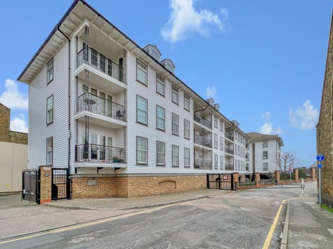 View Full Details for Heritage Quay, Commercial Place, Gravesend, Kent, DA12