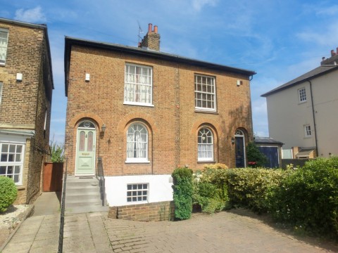 View Full Details for South Hill Road, Gravesend, Kent, DA12 1LA