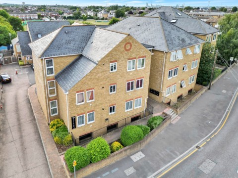 View Full Details for The Pavilion, Wrotham Road, Gravesend, Kent, DA11