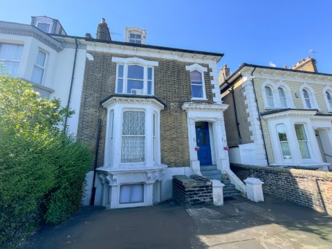 View Full Details for Overcliffe, Gravesend, Kent, DA11 0EH