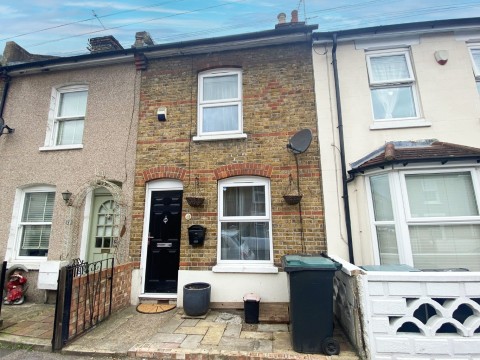 View Full Details for Mead Road, Gravesend, Kent, DA11 7PP