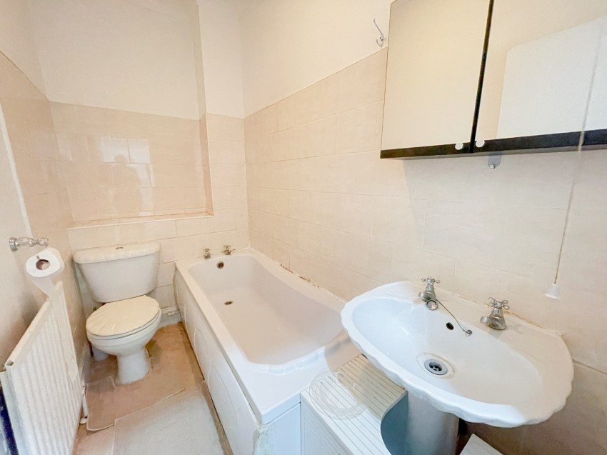 Images for Birch House, Burch Road, Northfleet, Gravesend, Kent, DA11 9NE