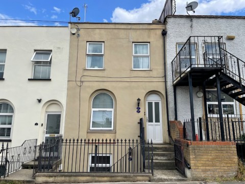 View Full Details for Peacock Street, Gravesend, Kent, DA12 1EE