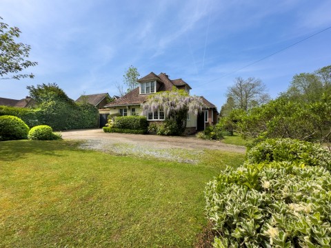 View Full Details for Pear Tree Lane, Shorne, Gravesend, Kent, DA12 3JT