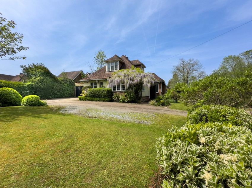 Images for Pear Tree Lane, Shorne, Gravesend, Kent, DA12 3JT
