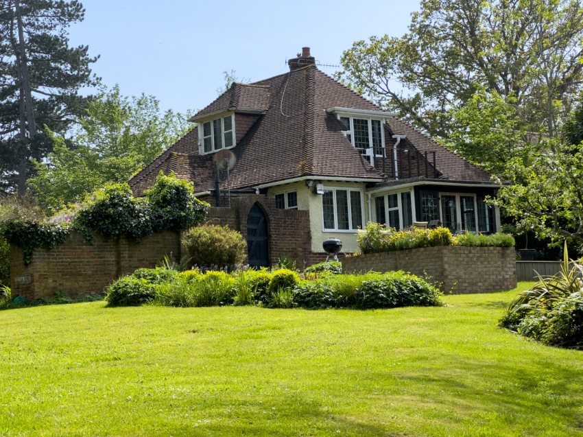 Images for Pear Tree Lane, Shorne, Gravesend, Kent, DA12 3JT