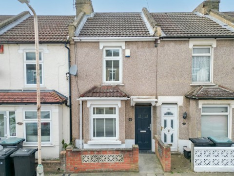 View Full Details for Gordon Road, Northfleet, Gravesend, Kent, DA11