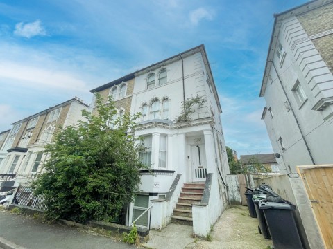 View Full Details for Cobham Street, Gravesend, Kent, DA11 0SB