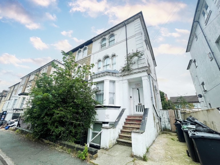 Cobham Street, Gravesend, Kent, DA11 0SB