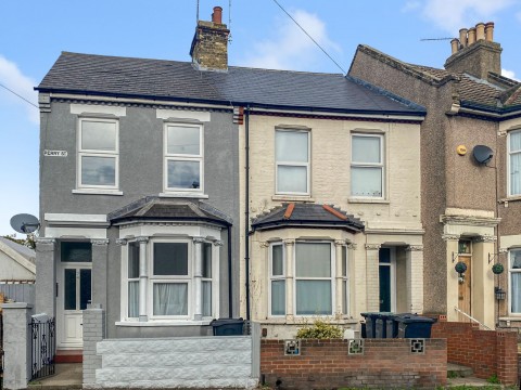 View Full Details for Perry Street, Northfleet, Gravesend, Kent, DA11 8RF