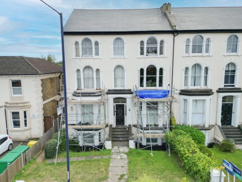 View Full Details for Overcliffe, Gravesend, Kent, DA11 0EH