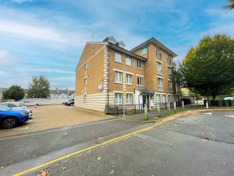 View Full Details for Fairways Court, The Grove, Gravesend, Kent, DA12